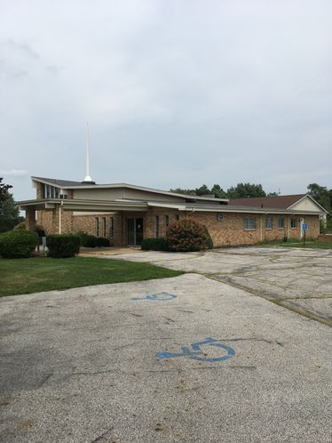 805 S County Line Rd, Hebron, IN 46341